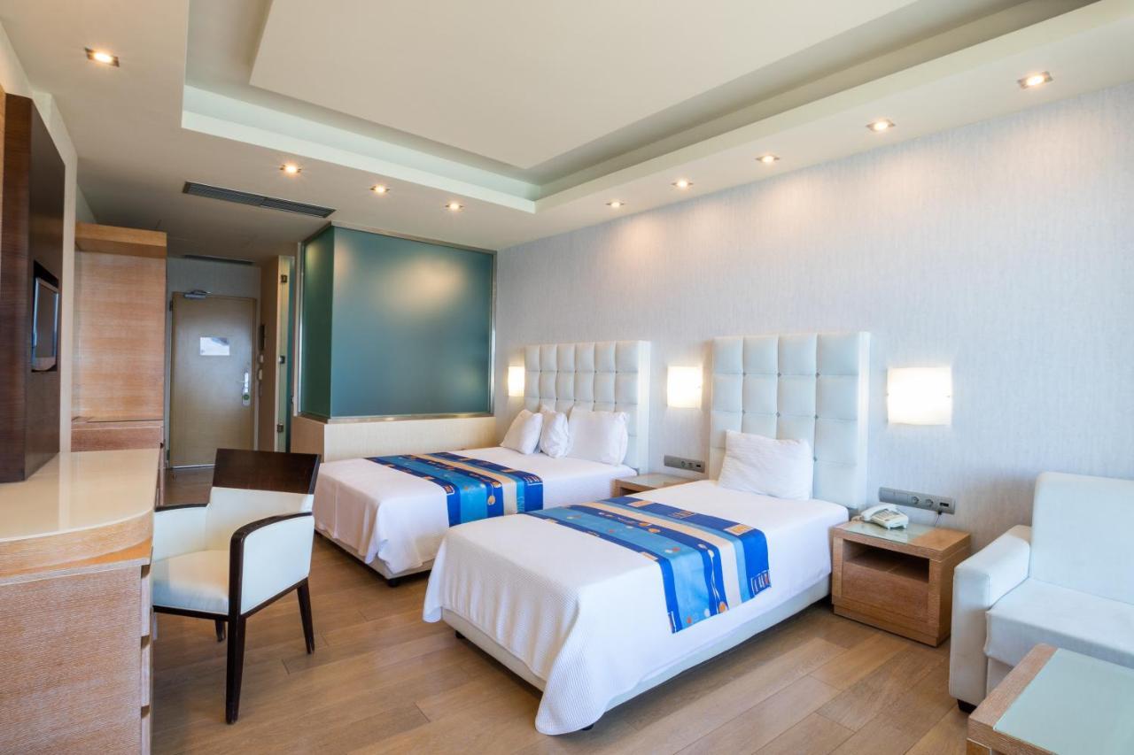 Konstantinos Palace Karpathos Extérieur photo